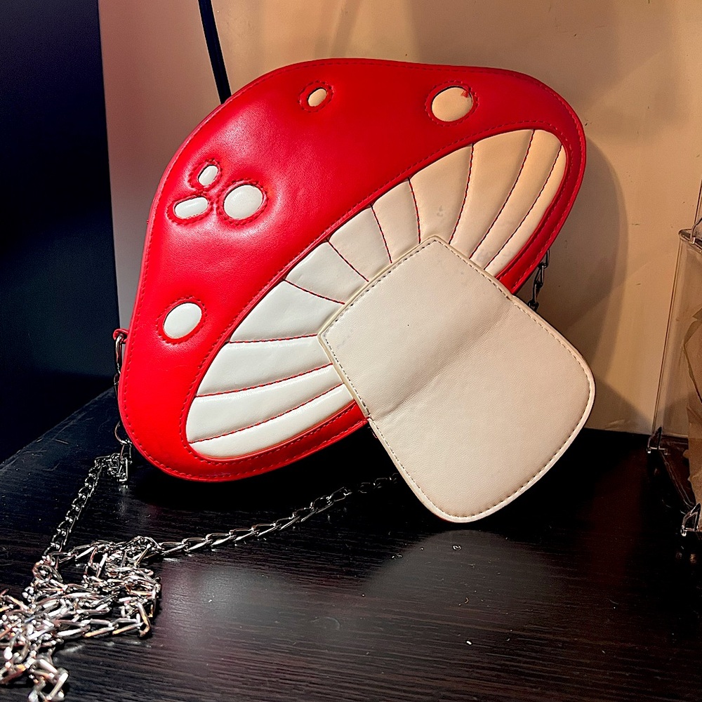Mushroom purse